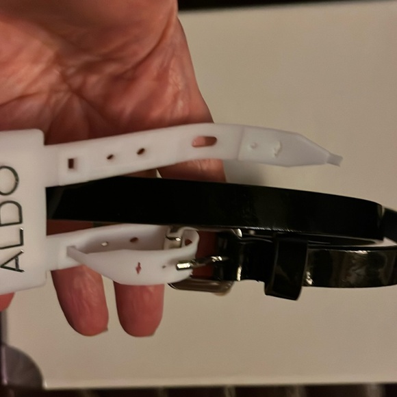 NWT Aldo skinny shiny black belt 1/2” - Picture 2 of 4
